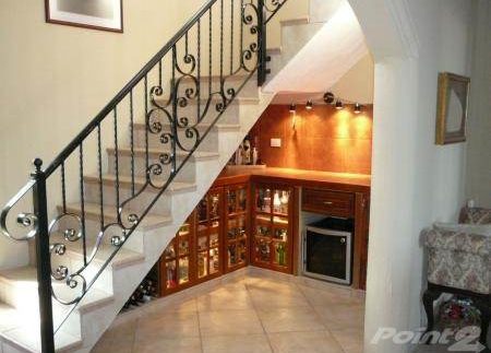 Stair case-bar